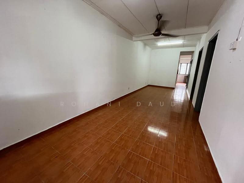 Rumah Teres 1-Tingkat untuk Dijual di Bandar Tasik Kesuma (Beranang) - Rohani Daud - Interior - PropertyGuru.com.my