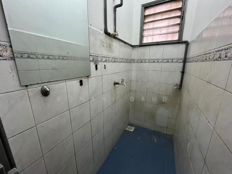 Rumah Teres 1-Tingkat untuk Dijual di Bandar Tasik Kesuma (Beranang) - Rohani Daud - Bathroom - PropertyGuru.com.my