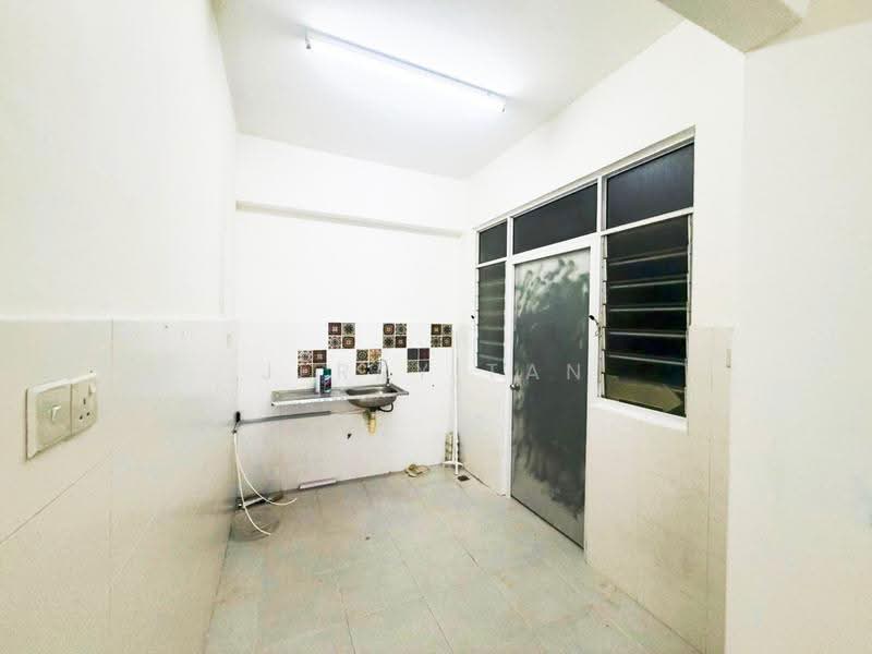 Kondominium untuk Disewa di Summer Place - Jerry Tan - Kitchen - PropertyGuru.com.my