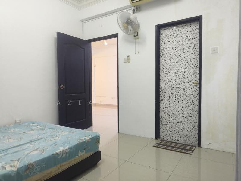 Apartment for Sale at Residensi Melor - Azlan Shafei - Master room - PropertyGuru.com.my