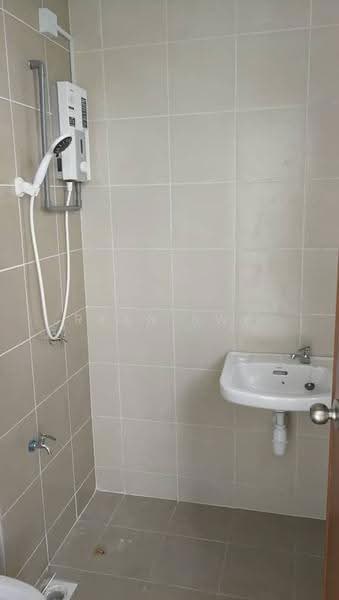 Service Residence for Sale at Suria Putra - Ryan Swe - Bathroom - PropertyGuru.com.my