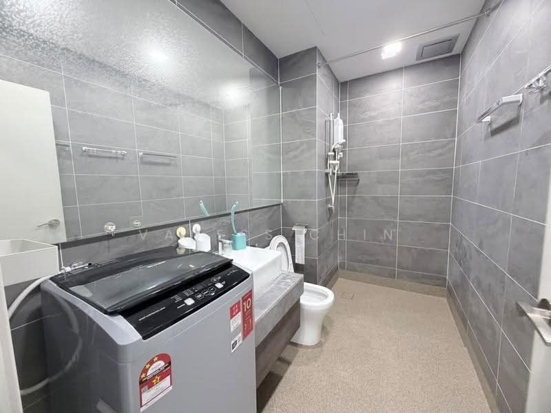 Kediaman Servis untuk Disewa di Bell Suites - Vaness Chin - Bathroom - PropertyGuru.com.my