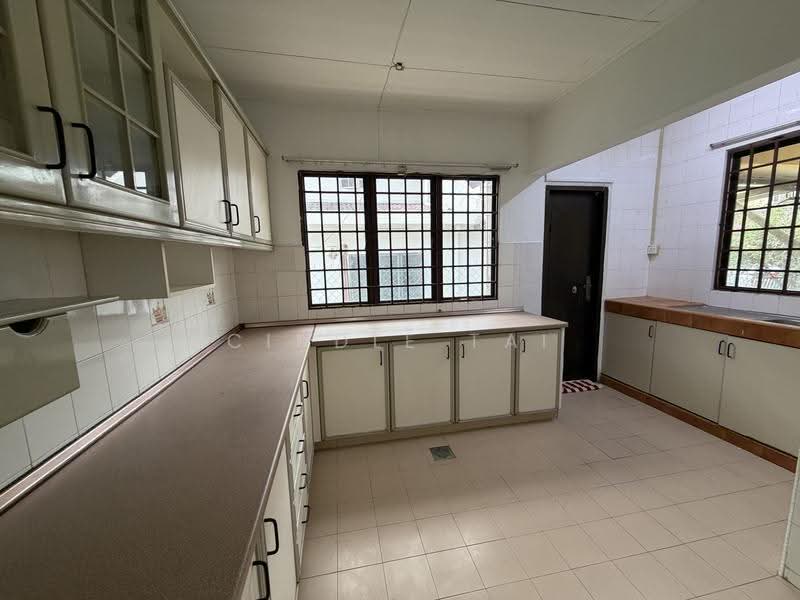 1.5-storey Terraced House for Sale in Usj 6 (Subang Jaya) - Cindle Tai - Kitchen - PropertyGuru.com.my
