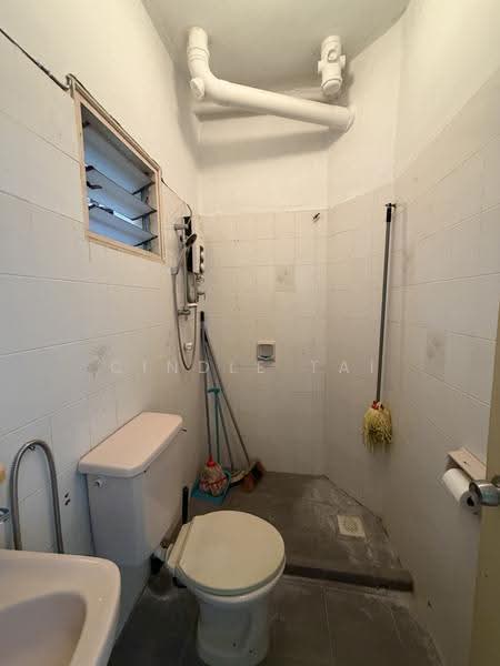 1.5-storey Terraced House for Sale in Usj 6 (Subang Jaya) - Cindle Tai - Bathroom - PropertyGuru.com.my