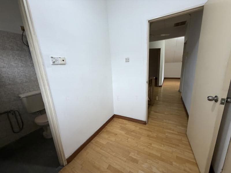 1.5-storey Terraced House for Sale in Usj 6 (Subang Jaya) - Cindle Tai - Bathroom - PropertyGuru.com.my