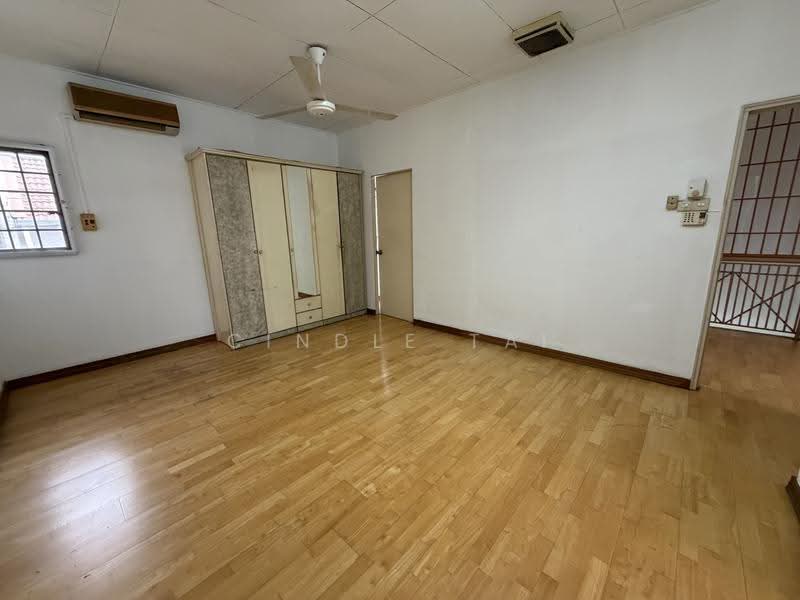 1.5-storey Terraced House for Sale in Usj 6 (Subang Jaya) - Cindle Tai - Bedroom - PropertyGuru.com.my