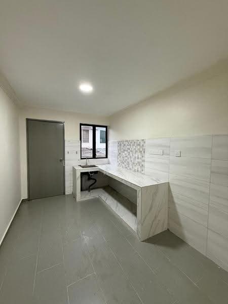 2-storey Terraced House for Sale in Taman Pasir Putih (Pasir Gudang) - Lik Xuan Chai - Kitchen - PropertyGuru.com.my