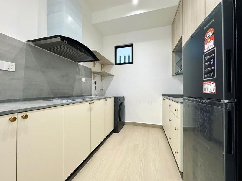 Rumah Bandar untuk Disewa di Bandar Cassia (Batu Kawan) - Zhen Hong - Kitchen - PropertyGuru.com.my