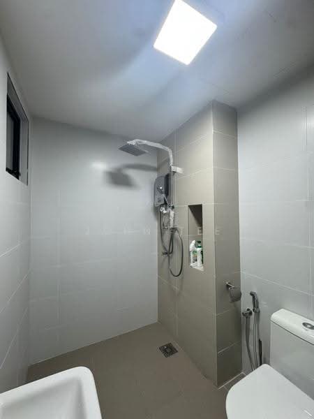 Kediaman Servis untuk Disewa di TRIO By Setia - John Tee - Bathroom - PropertyGuru.com.my