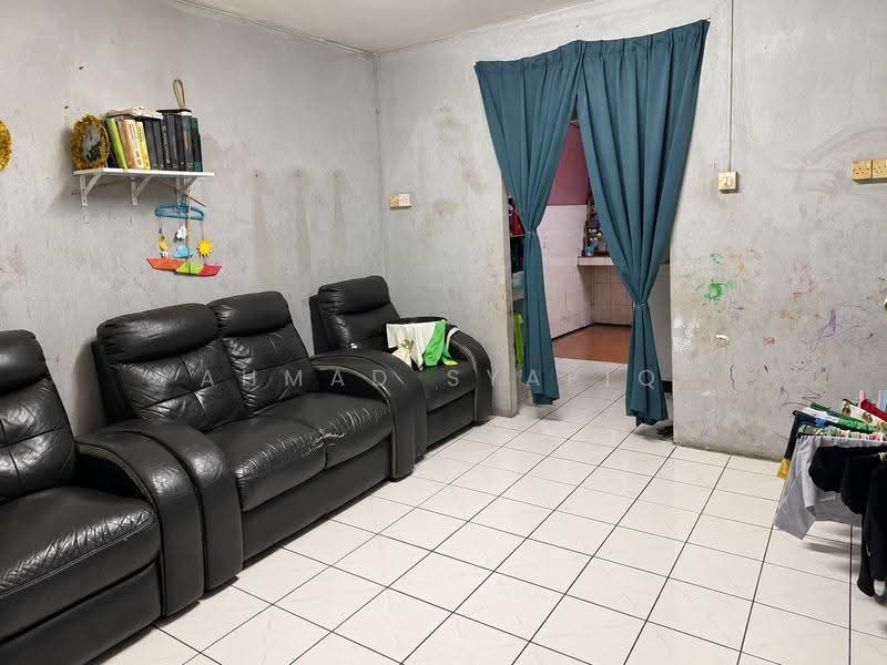 2-storey Terraced House for Sale in Taman Kuala Menggatal Fasa 1 & 2 (Kota Kinabalu) - AHMAD SYAFIQ - Living Room - PropertyGuru.com.my