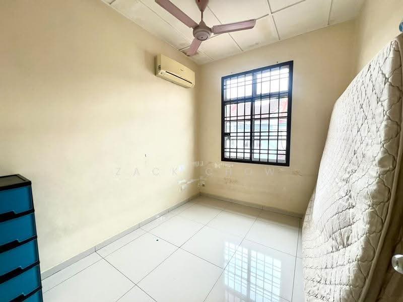 2-storey Terraced House for Sale in Johor Bahru (Johor Bahru) - Zack Chow - Bedroom - PropertyGuru.com.my