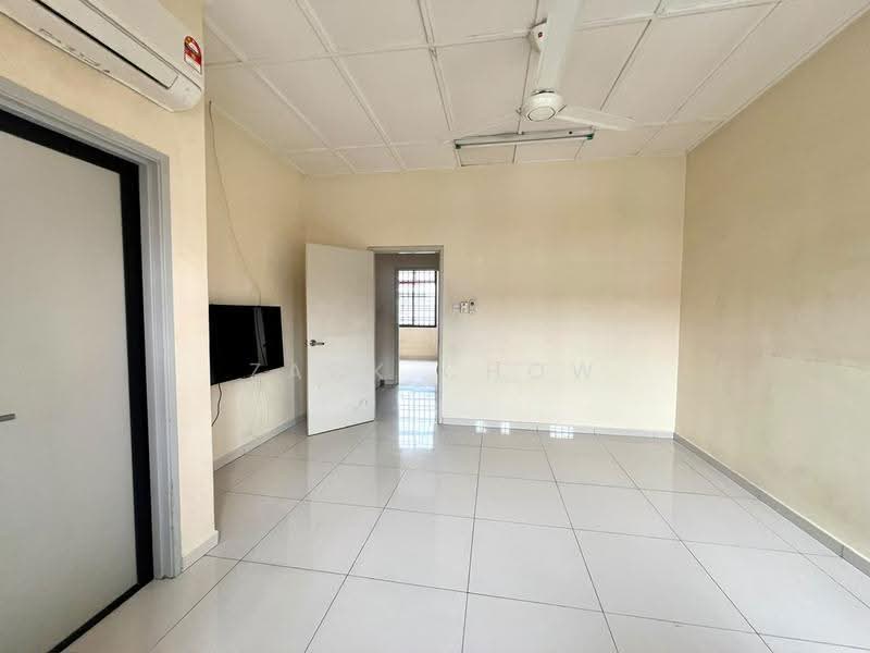 2-storey Terraced House for Sale in Johor Bahru (Johor Bahru) - Zack Chow - Living Room - PropertyGuru.com.my