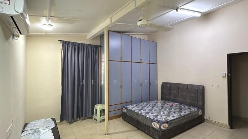 Rumah Teres 2-Tingkat untuk Disewa di Taman Pelangi (Johor Bahru) - Jesy Tey - Bedroom - PropertyGuru.com.my