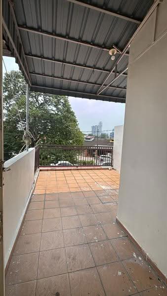 Rumah Teres 2-Tingkat untuk Disewa di Taman Pelangi (Johor Bahru) - Jesy Tey - Balcony - PropertyGuru.com.my