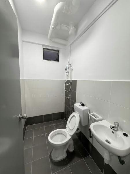 Flat for Rent at PANGSAPURI CENDERA 1 - Shirley Yap - Bathroom - PropertyGuru.com.my