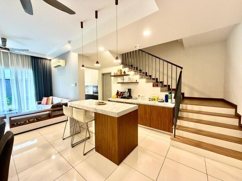 2-storey Terraced House for Sale in Bandar Tropicana Aman (Telok Panglima Garang) - Aizuddin Ali - Living Room - PropertyGuru.com.my