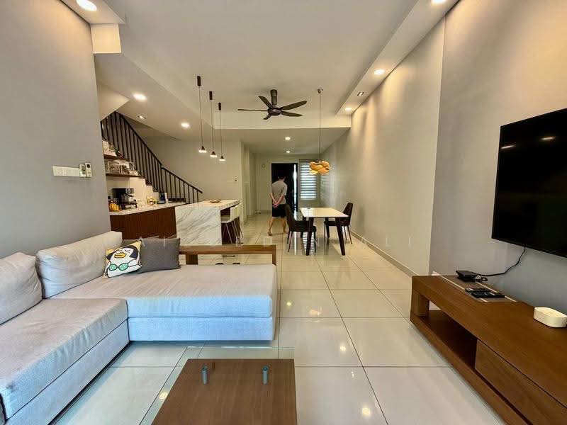 2-storey Terraced House for Sale in Bandar Tropicana Aman (Telok Panglima Garang) - Aizuddin Ali - Living Room - PropertyGuru.com.my