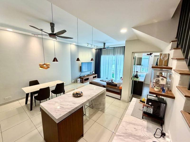 2-storey Terraced House for Sale in Bandar Tropicana Aman (Telok Panglima Garang) - Aizuddin Ali - Living Room - PropertyGuru.com.my