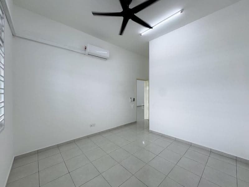 1-storey Terraced House for Rent in Bandar Putra Kulai (Kulai) - Max Yee - Living Room - PropertyGuru.com.my