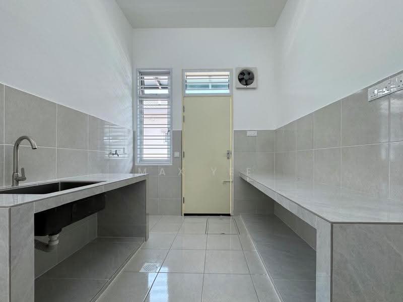 1-storey Terraced House for Rent in Bandar Putra Kulai (Kulai) - Max Yee - Kitchen - PropertyGuru.com.my