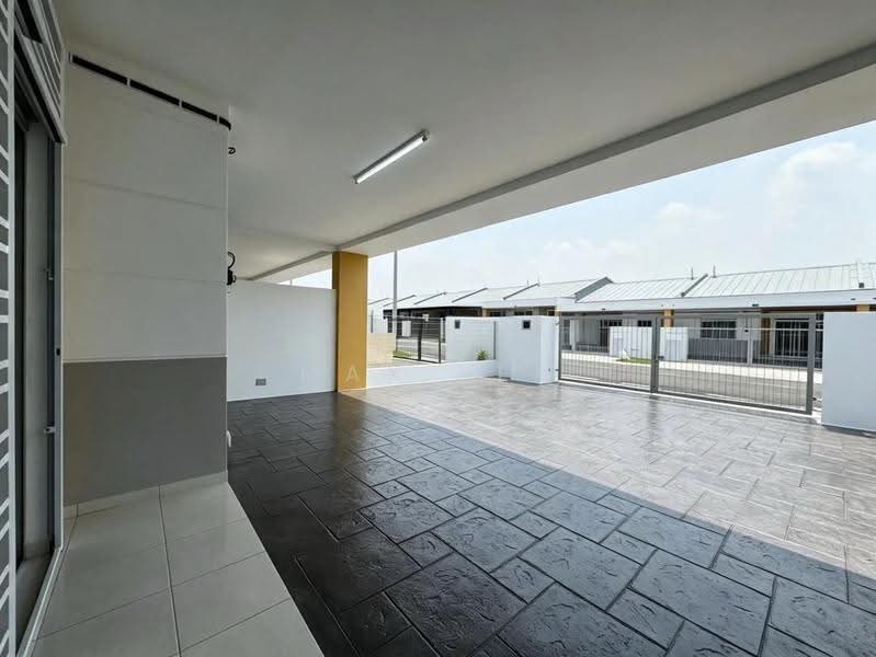 1-storey Terraced House for Rent in Bandar Putra Kulai (Kulai) - Max Yee - Exterior - PropertyGuru.com.my