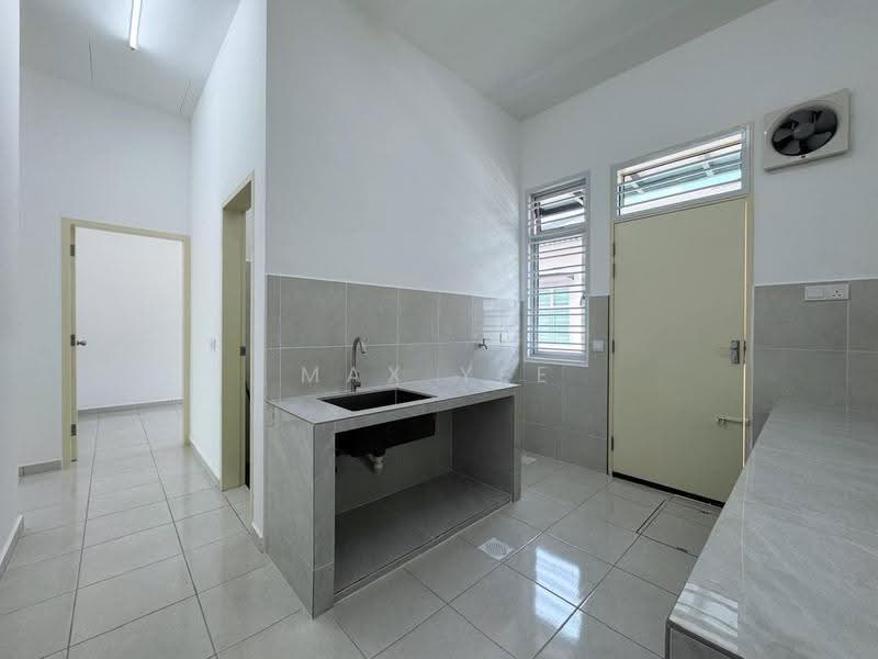 1-storey Terraced House for Rent in Bandar Putra Kulai (Kulai) - Max Yee - Kitchen - PropertyGuru.com.my