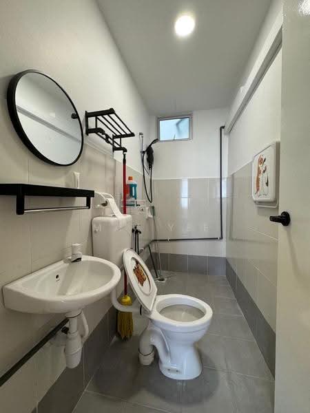Apartment for Rent at Pangsapuri Pulai Mutiara 3 - Max Yee - Bathroom - PropertyGuru.com.my