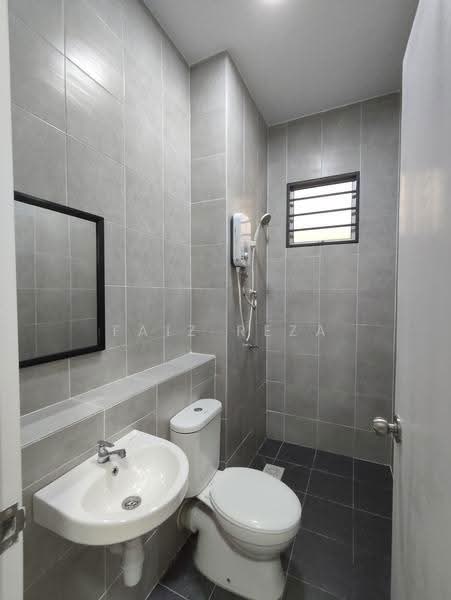 Pangsapuri untuk Disewa di Residensi Adelia 2 - FAIZ REZA - Bathroom - PropertyGuru.com.my