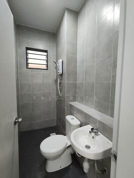 Pangsapuri untuk Disewa di Residensi Adelia 2 - FAIZ REZA - Bathroom - PropertyGuru.com.my