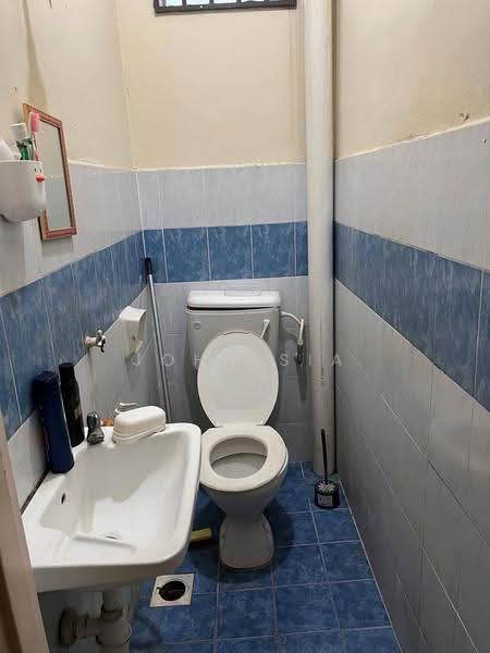 Rumah Teres 2-Tingkat untuk Dijual di Taman Lagenda Putra (Kulai) - John Sia - Bathroom - PropertyGuru.com.my