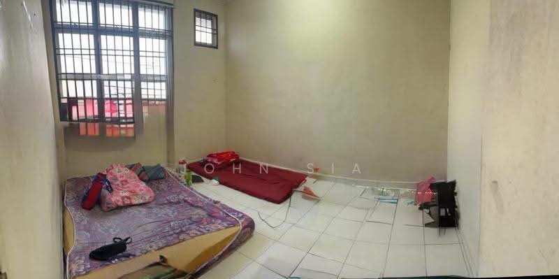 Rumah Teres 2-Tingkat untuk Dijual di Taman Lagenda Putra (Kulai) - John Sia - Bedroom - PropertyGuru.com.my