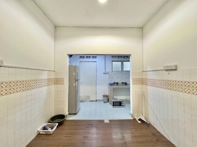 Rumah Teres 2-Tingkat untuk Dijual di Taman Gombak (Batu Caves) - Wan Azlan Ahmad - Kitchen - PropertyGuru.com.my