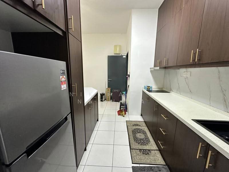 Service Residence for Rent at Kita Impian @ Cybersouth - Nik Hanis Naquira - Kitchen - PropertyGuru.com.my