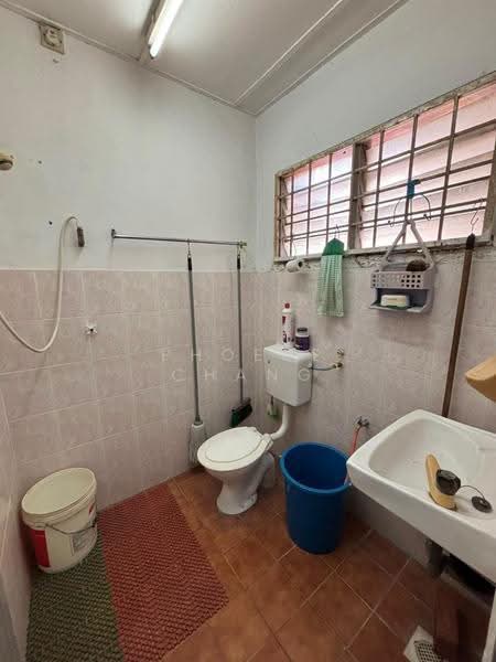 Rumah Teres 2-Tingkat untuk Dijual di Taman Seri Rapat (Ipoh) - Phoebe Chang - Bathroom - PropertyGuru.com.my