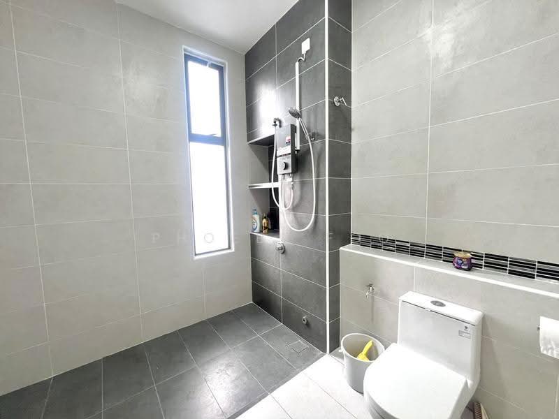 Rumah Teres 2-Tingkat untuk Disewa di Taman Desa Tebrau (Tebrau) - Phoebe Foo - Bathroom - PropertyGuru.com.my