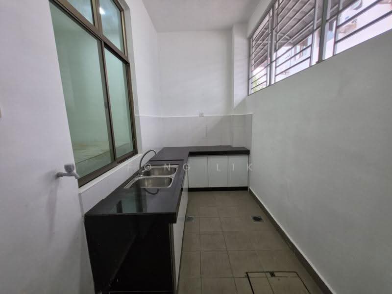 2-storey Terraced House for Sale in Taman Seri Austin (Tebrau) - Fong Lik - Kitchen - PropertyGuru.com.my