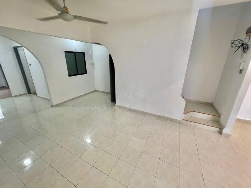 Rumah Teres untuk Dijual di Taman Damai Jaya (Skudai) - Phoebe Foo - Living Room - PropertyGuru.com.my