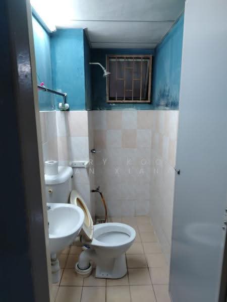 Condominium for Rent at Tiara Intan - Henry Kooi Kuan Xiang - Bathroom - PropertyGuru.com.my