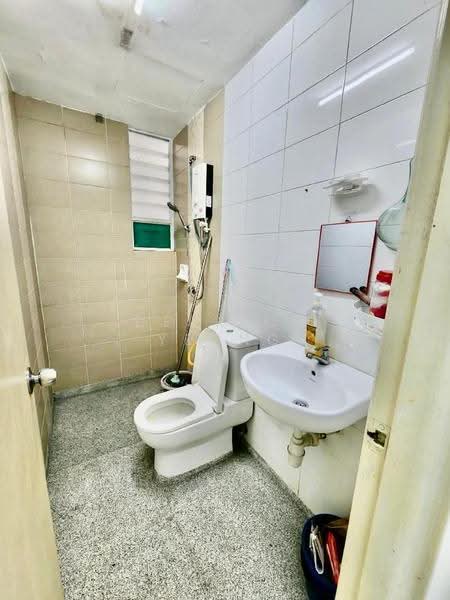 Condominium for Rent at The Zest @ Kinrara 9 - Derrick Yeong - Bathroom - PropertyGuru.com.my