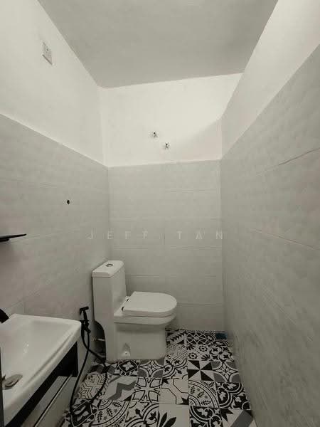 1-storey Terraced House for Sale in Taman Bendahara (Ipoh) - Jeff Tan - Bathroom - PropertyGuru.com.my