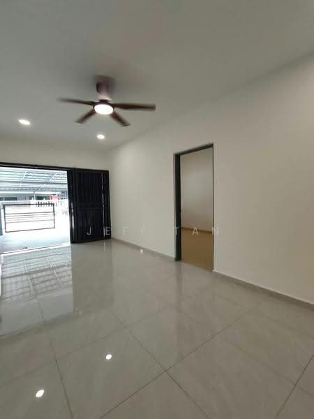 1-storey Terraced House for Sale in Taman Bendahara (Ipoh) - Jeff Tan - Living Room - PropertyGuru.com.my