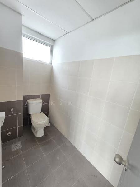 Kedai untuk Disewa di Taman Megah Ria (Masai) - Jackson Lim - Bathroom - PropertyGuru.com.my