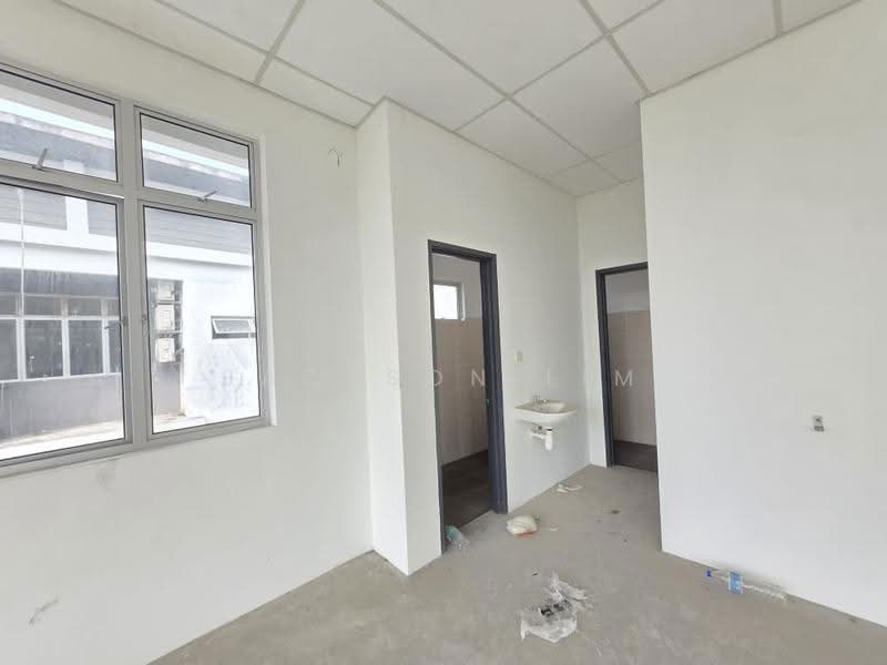 Kedai untuk Disewa di Taman Megah Ria (Masai) - Jackson Lim - Bathroom - PropertyGuru.com.my