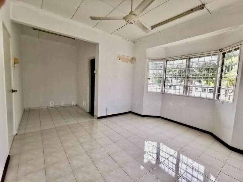 2-storey Terraced House for Rent in Taman Putra Prima (Puchong) - Derrick Yeong - Living Room - PropertyGuru.com.my