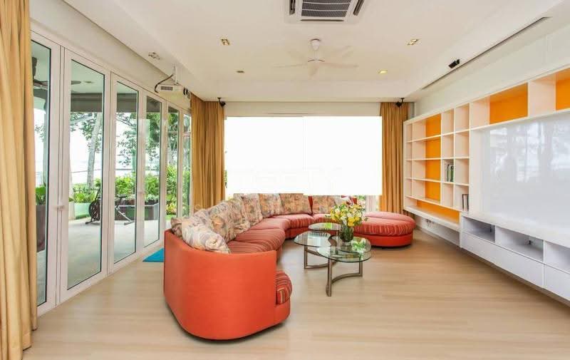 Bungalow House for Sale in Klang (Selangor) - Suen Ng - Living Room - PropertyGuru.com.my