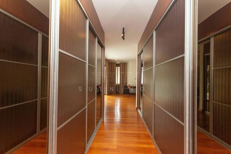 Bungalow House for Sale in Klang (Selangor) - Suen Ng - Corridor - PropertyGuru.com.my