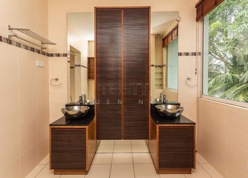Bungalow House for Sale in Klang (Selangor) - Suen Ng - Bathroom - PropertyGuru.com.my