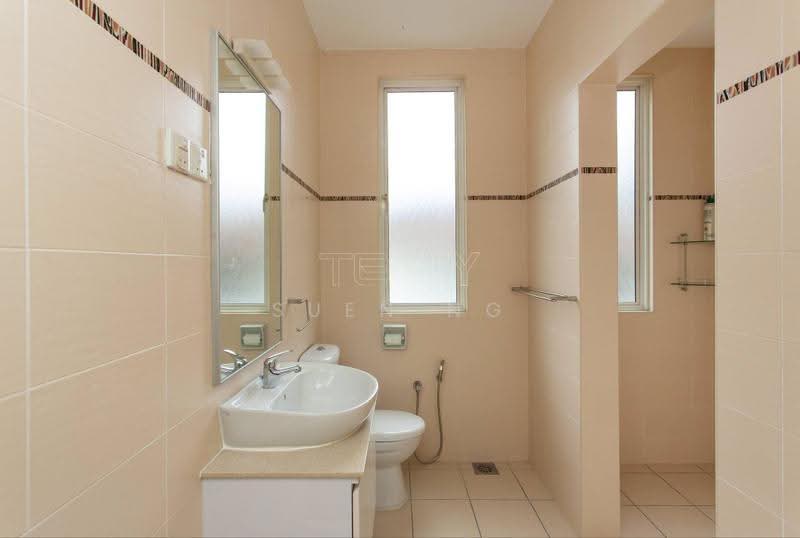 Bungalow House for Sale in Klang (Selangor) - Suen Ng - Bathroom - PropertyGuru.com.my