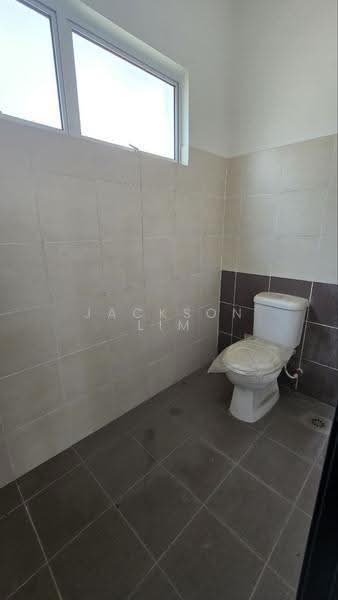 Kedai untuk Disewa di Taman Megah Ria (Masai) - Jackson Lim - Bathroom - PropertyGuru.com.my