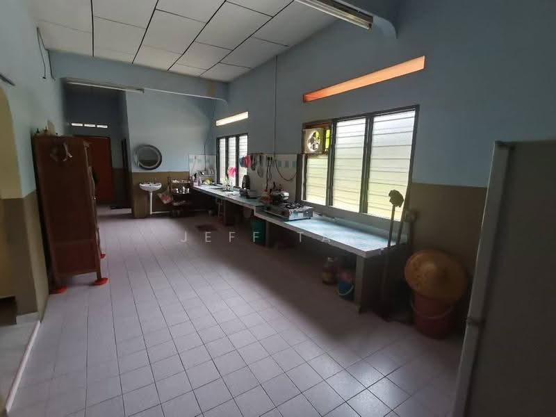 Rumah Banglo untuk Dijual di Taman Ipoh Jaya (Ipoh) - Jeff Tan - Kitchen - PropertyGuru.com.my